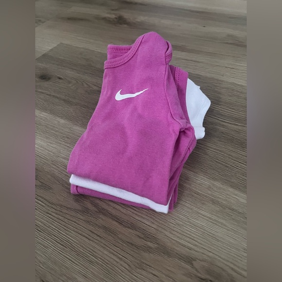 Nike Baby Pink and White Set - Picture 9 of 9